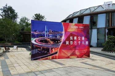 08������